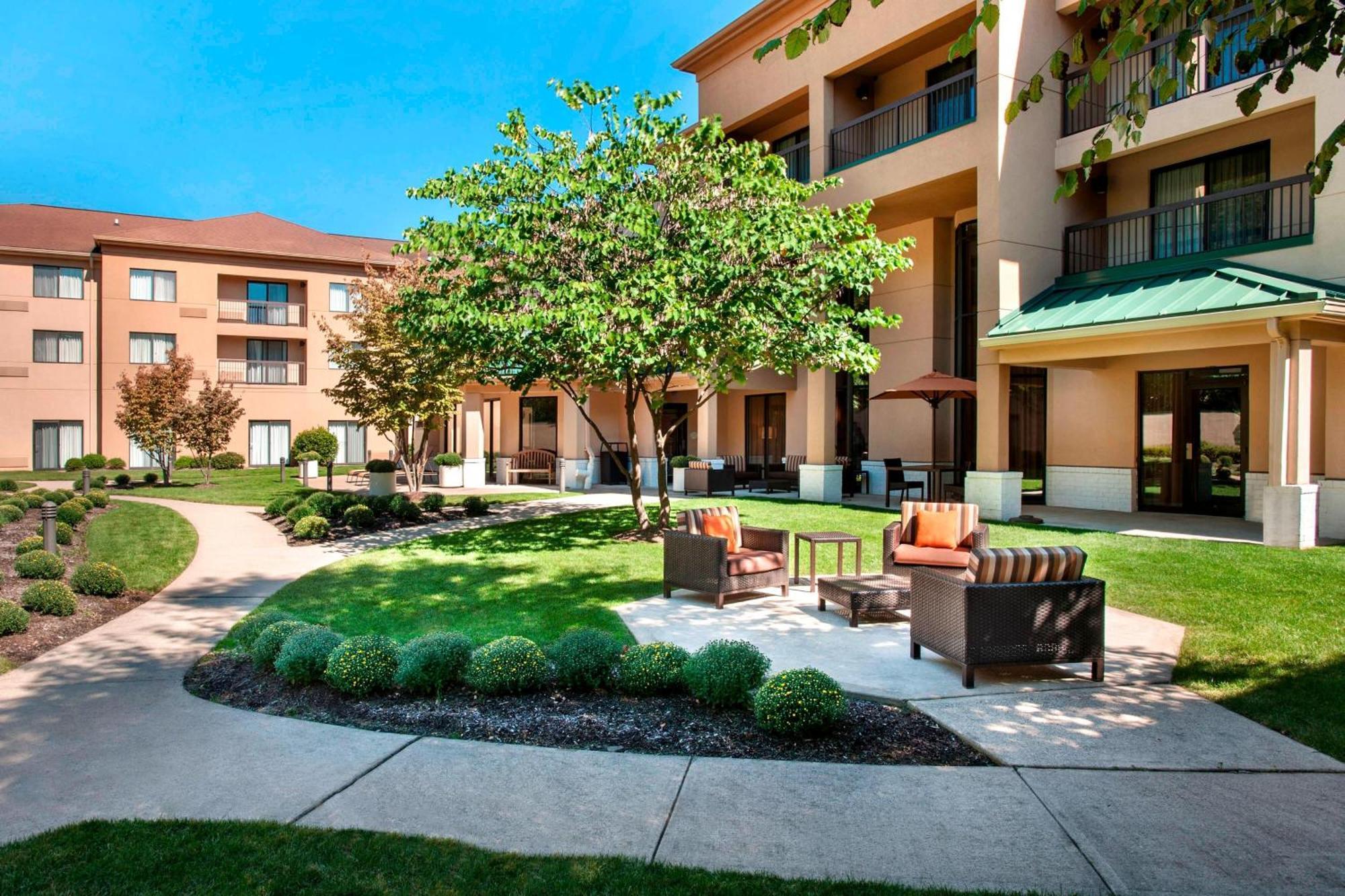 Courtyard Parsippany Hotel Ngoại thất bức ảnh
